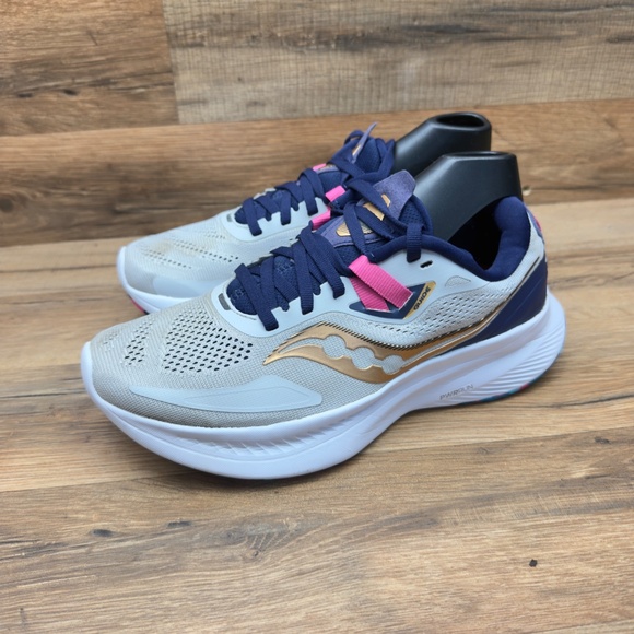 Saucony Guide 15 Womens Size 6.5 Running Walking Shoes Gray Athletics Sneakers - Picture 2 of 9